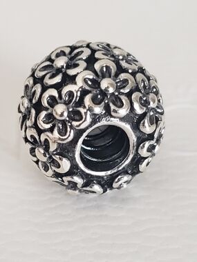 Pandora XL Perfect Posies Charm